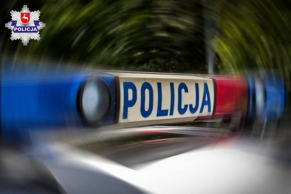 Policjanci wieźli do szpitala nieprzytomne dziecko  - Zdjęcie główne