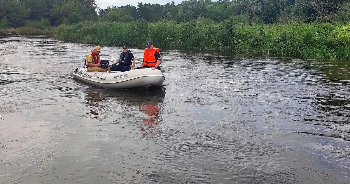 Gmina Milejów. Kolejny dzień poszukiwań mężczyzny, który wskoczył do rzeki Wieprz - Zdjęcie główne