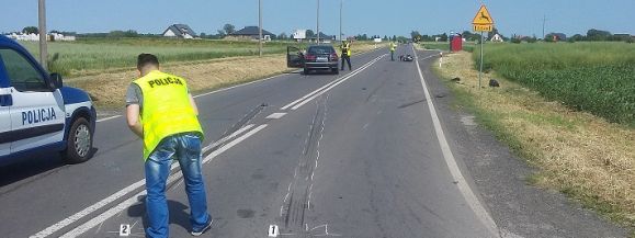 Zderzenie osobówki z motorowerem w Turowoli  - Zdjęcie główne