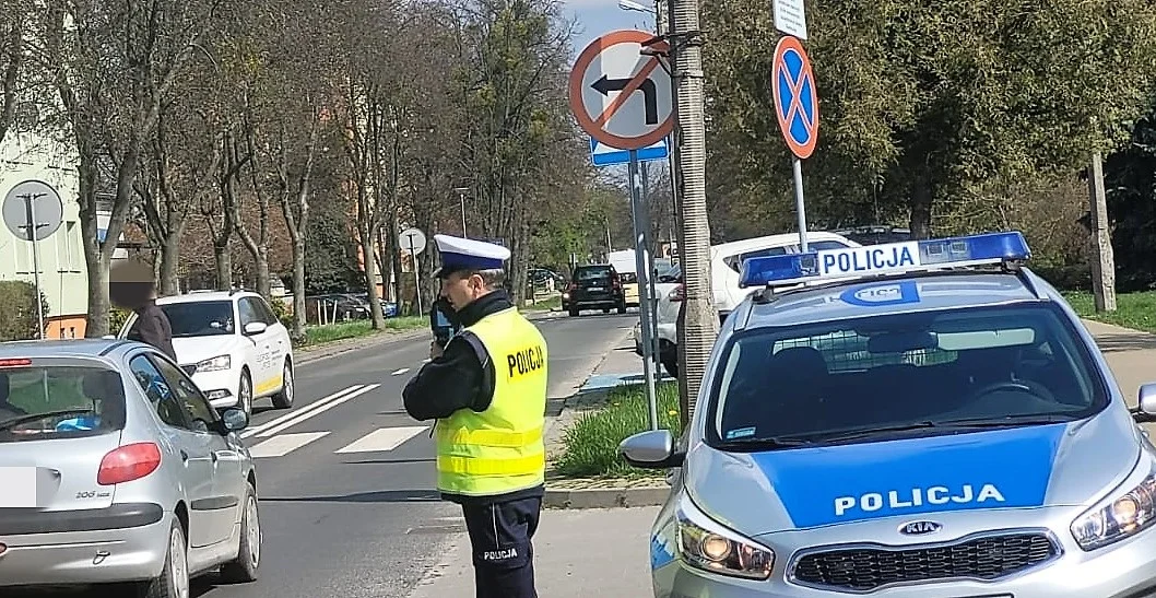 Powiat łęczyński: Policja pilnuje bezpieczeństwa pieszych i rowerzystów na drogach - Zdjęcie główne