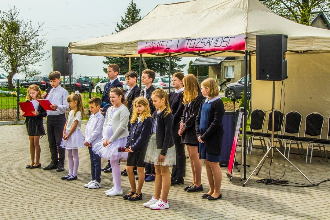 Przeżyli tylko ci, którzy poszli na rezurekcję - Zdjęcie główne