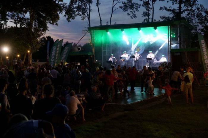 Łęczna, 31 lipca, XXIV Ogólnopolski Festiwal Kapel Ulicznych i Podwórkowych Łęczna 2021 - potańcówka z Górniczą Kapelą Podwórkową Karbon 