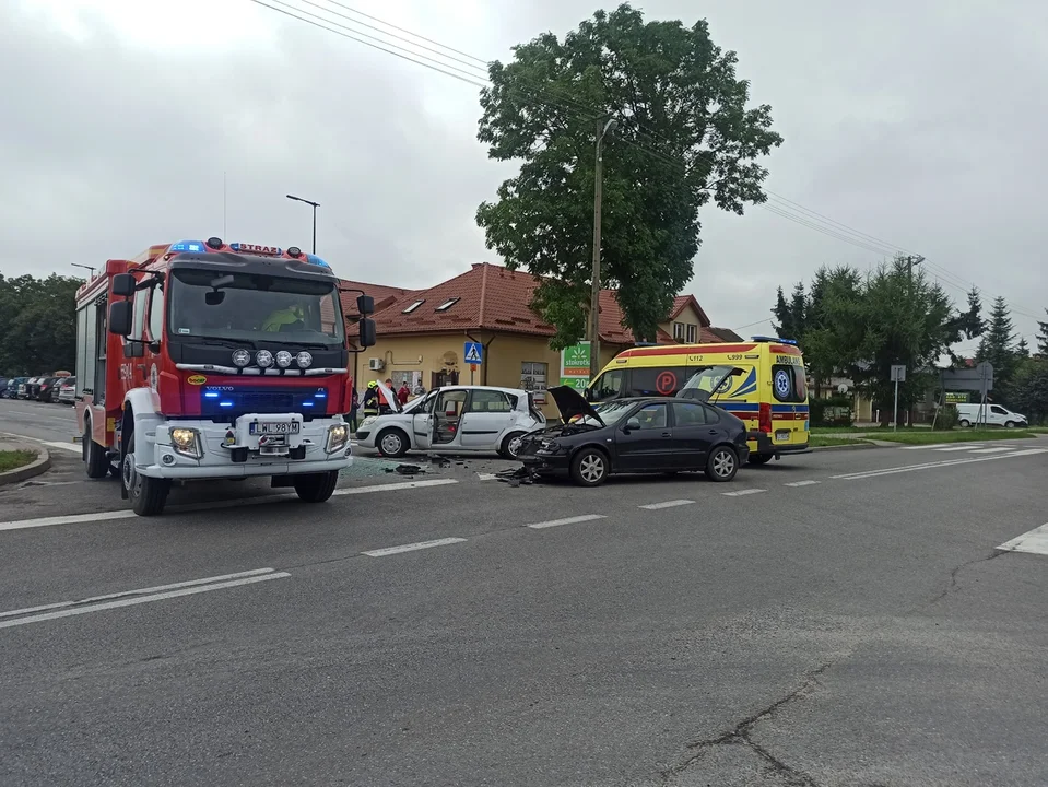 Spowodował kolizję dwóch aut. Jednym z samochodów kierowała 28-latka z pow. łęczyńskiego - Zdjęcie główne