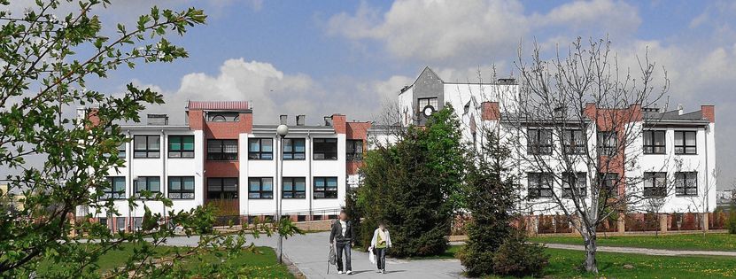 Powiat łęczyński: docieplą szkołę, przebudują stadion, zbudują bibliotekę  - Zdjęcie główne