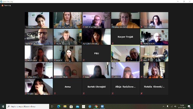 Uczniowie z Nadrybia i Ukrainy na wirtualnej lekcji - Zdjęcie główne