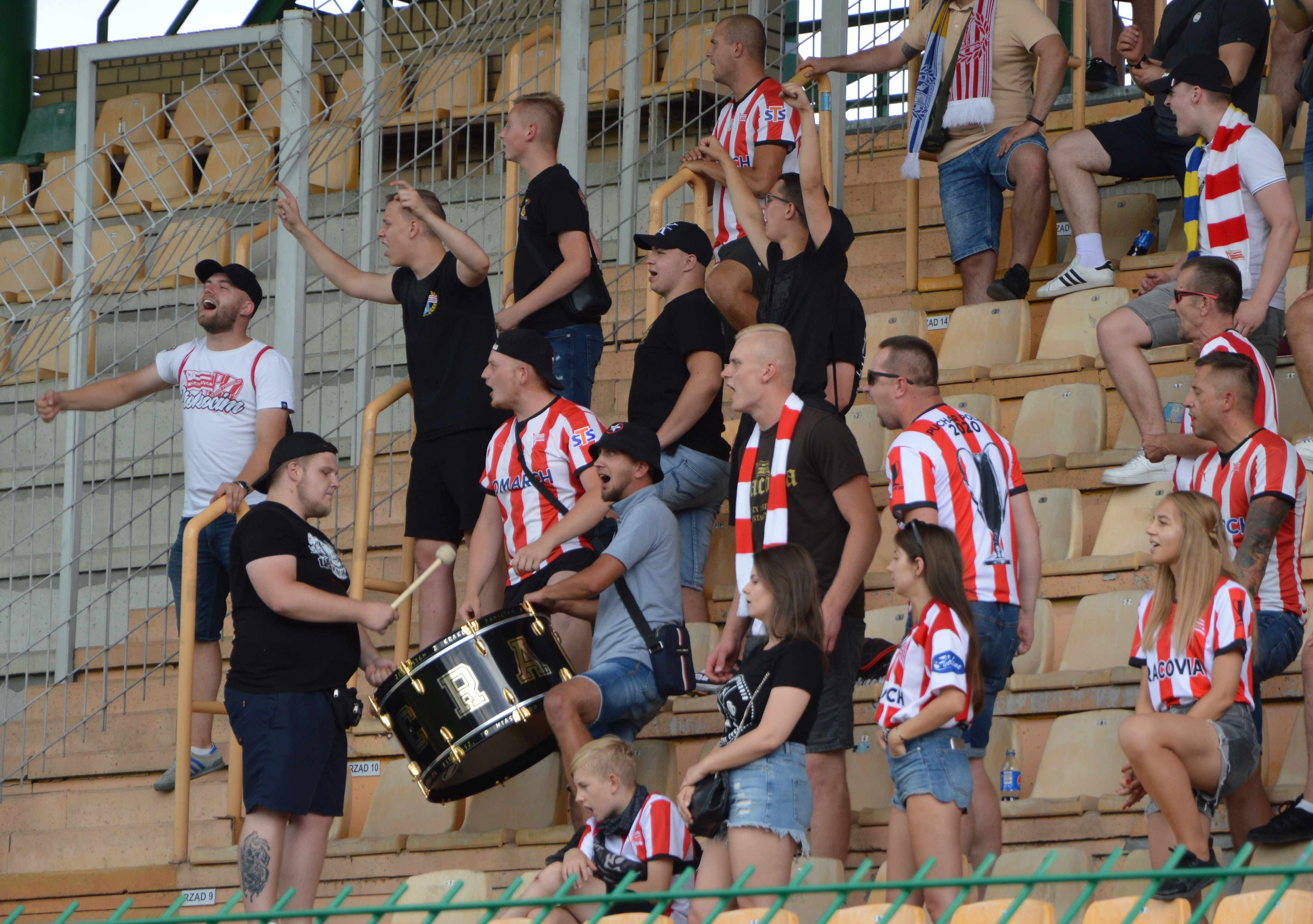 Do Grodu Dzika przyjechała też liczna grupa fanów Cracovii