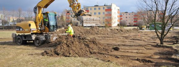 Budowa przedłużenia Wierzbowej. Ruszyły już prace ziemne (ZDJĘCIA) - Zdjęcie główne