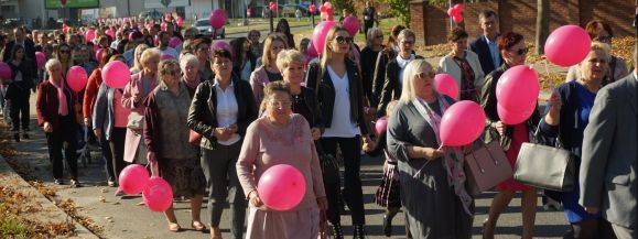 Ulicami Łęcznej przeszedł Marsz Różowej Wstążki [ZDJĘCIA] - Zdjęcie główne
