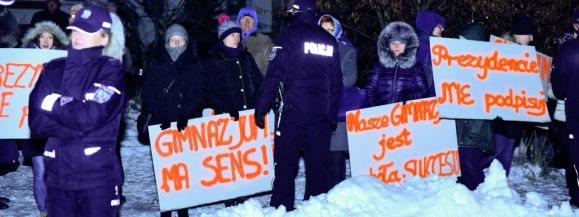 Prezydent nie posłuchał nauczycieli z Łęcznej. Gimnazja do likwidacji  - Zdjęcie główne