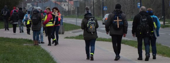 Łęczna: Ponad dwustu uczestników Ekstremalnej Drogi Krzyżowej - Zdjęcie główne