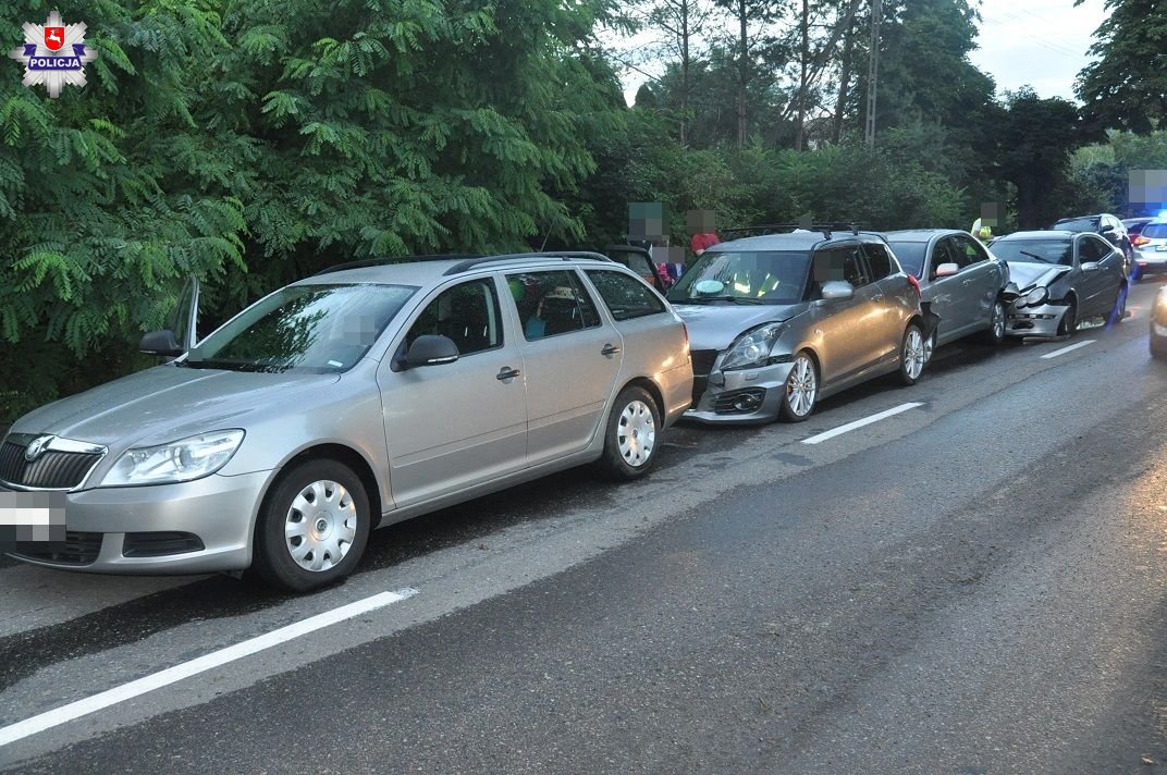 Cztery auta zderzyły się w Ludwinie - Zdjęcie główne