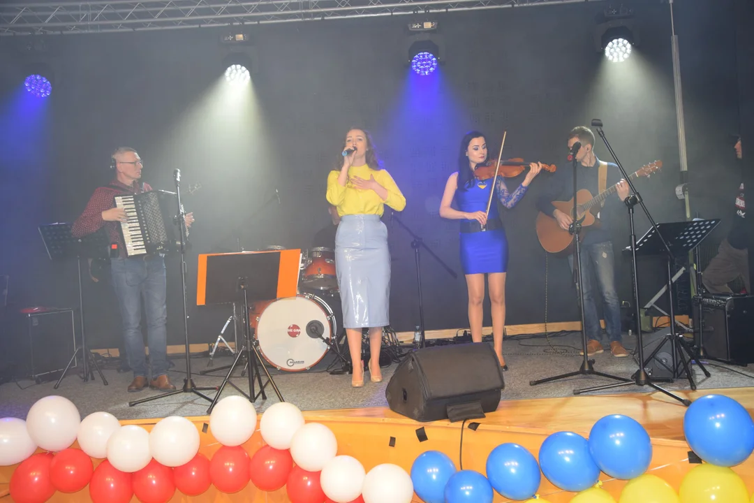 Koncert "Na ratunek Ukrainie". Wzruszający występ Oksany z Charkowa (wideo, zdjęcia) - Zdjęcie główne