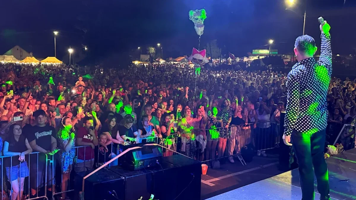 Król disco polo przyciągnął tłumy w Potoku Górnym. Zenek Martyniuk ponownie pobił rekord widowni [GALERIA] - Zdjęcie główne