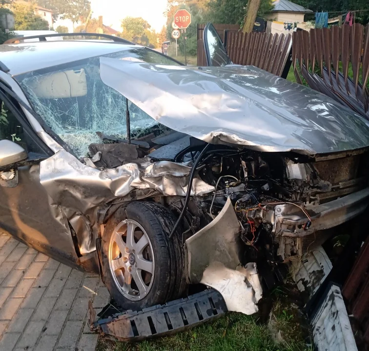Powiat łęczyński: Zignorował znak STOP i doprowadził do zderzenia - Zdjęcie główne