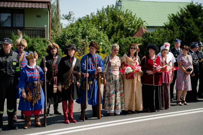 Zawieprzycka chorągiew bezdomna, radni wzywają do pojednania - Zdjęcie główne