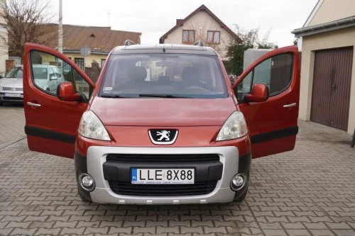 Łęczna: Peugeot i rowery po straży miejskiej sprzedane - Zdjęcie główne