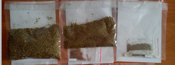 Marihuanę trzymali w aucie - Zdjęcie główne