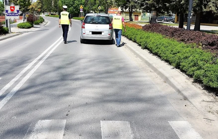 Łęczna: Samochód potrącił pieszą na pasach. Trafiła do szpitala  - Zdjęcie główne