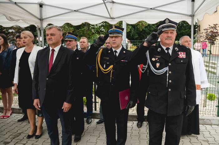 Otwarcie nowoczesnej strażnicy to okazja do wspólnego świętowania dla strażaków zarówno zawodowych, reprezentujących Państwową Straż Pożarną, jak również strażaków ochotników