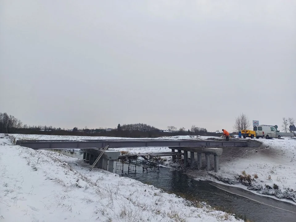 Powiat łęczyński. Poślizg z remontem mostu na kanale Wieprz-Krzna. Kierowcy nie będą szczęśliwi - Zdjęcie główne