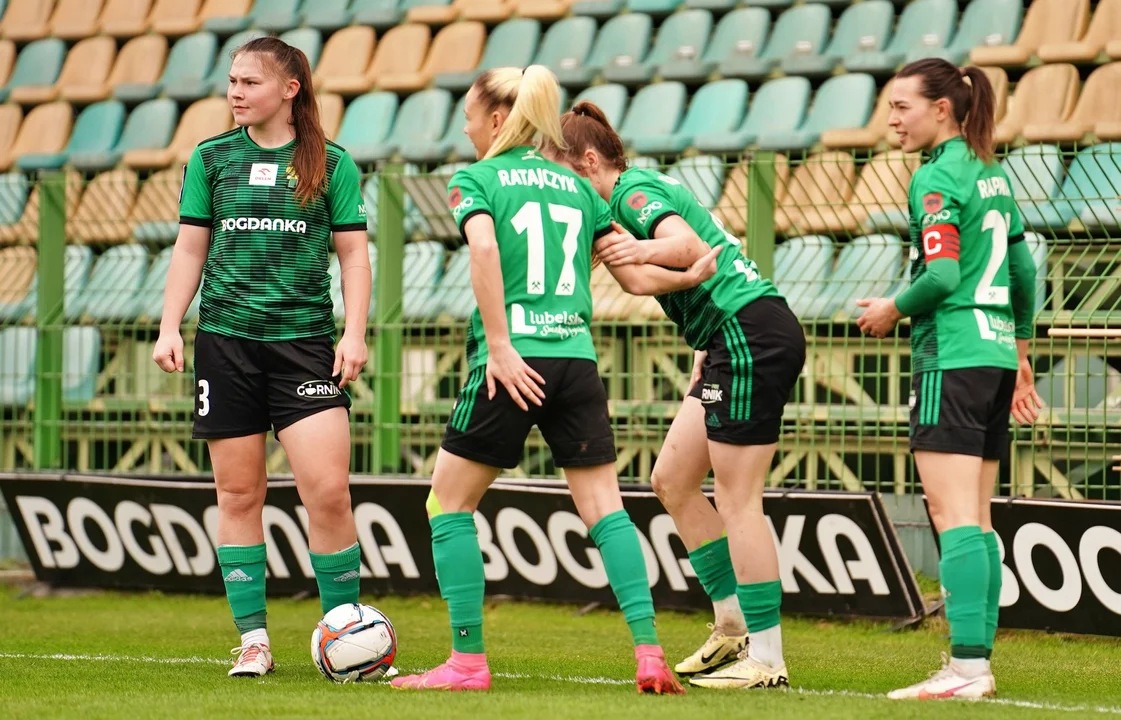 Dotkliwa porażka w górniczych derbach. Piłkarki Górnika rozbite na własnym stadionie - Zdjęcie główne