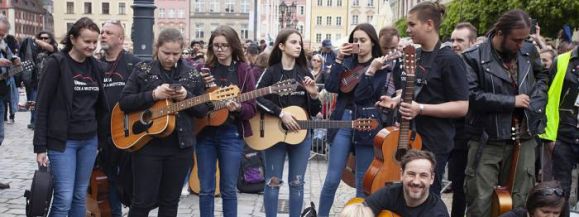 Łęcznianie pomogli ustanowić Gitarowy Rekord Guinnessa we Wrocławiu - Zdjęcie główne