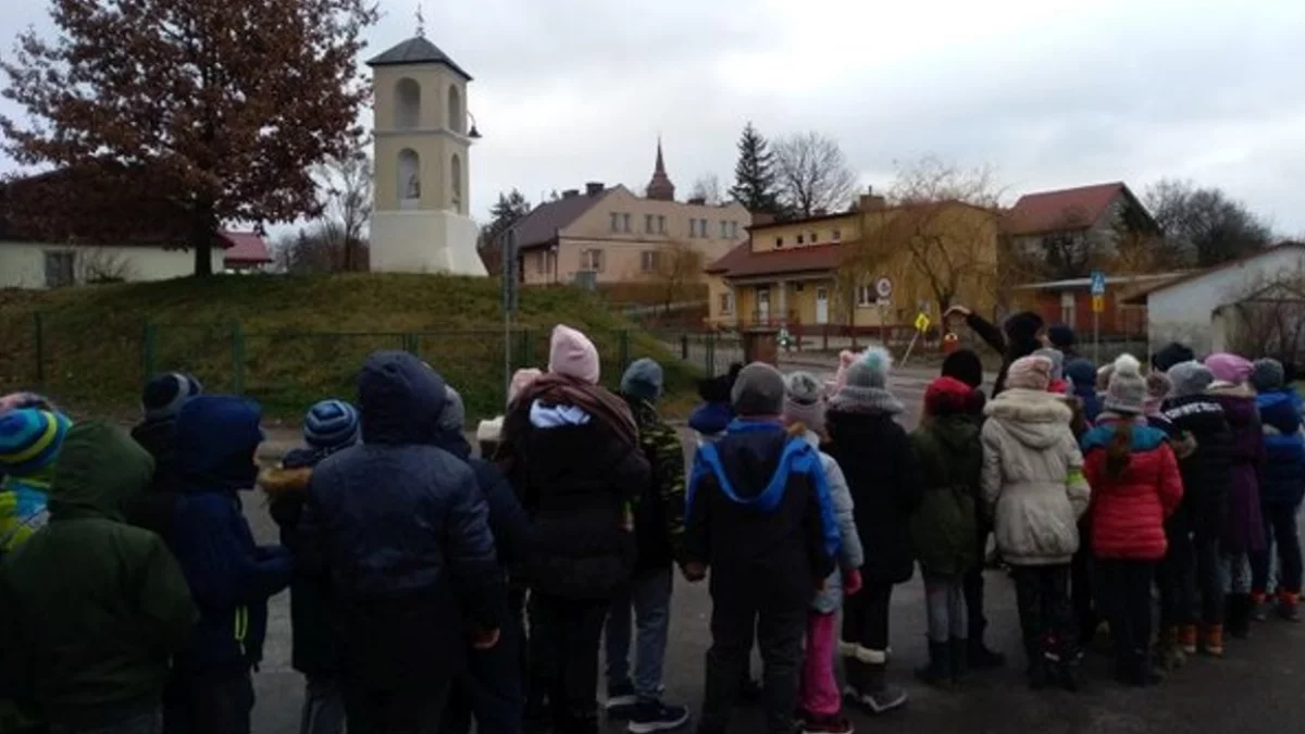 Komarów-Osada dla babć i dziadków - Zdjęcie główne