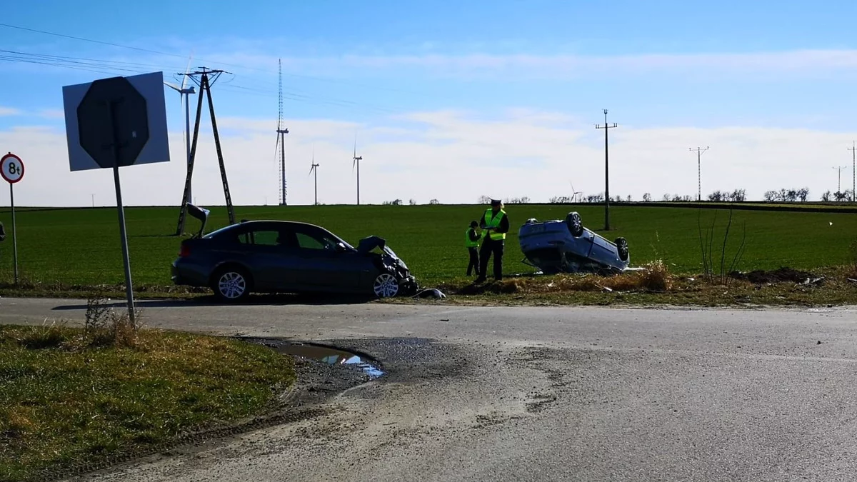 Seat wjechał wprost w BMW. 49-latka z Zamościa w szpitalu - Zdjęcie główne